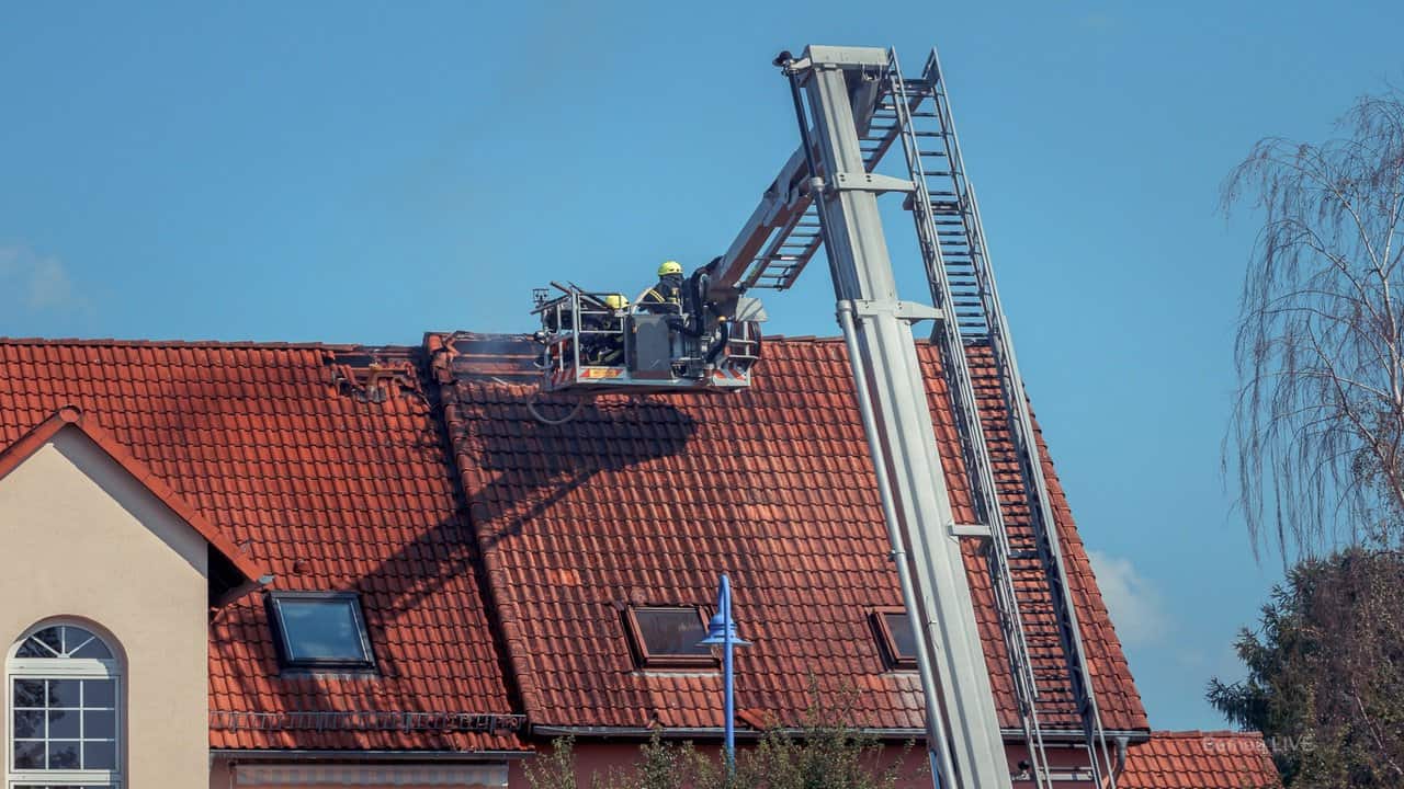 Feuerwehr: Brand eines Reihenhauses in Bernau bei Berlin