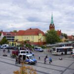 Friedensfest links- und AfD Kundgebung rechts vorm Bahnhof Bernau 9 Bernau LIVE