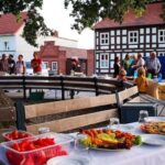 Gemeinsames Abendessen unter der alten Eiche in Biesenthal 2 Bernau LIVE