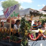 Bunt geschmückte Wagen beim Erntefest in Grüntal / Sydower Fließ 18 Bernau LIVE