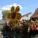 Bunt geschmückte Wagen beim Erntefest in Grüntal / Sydower Fließ 21 Bernau LIVE