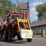 Bunt geschmückte Wagen beim Erntefest in Grüntal / Sydower Fließ 28 Bernau LIVE