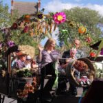 Bunt geschmückte Wagen beim Erntefest in Grüntal / Sydower Fließ 29 Bernau LIVE
