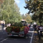 Bunt geschmückte Wagen beim Erntefest in Grüntal / Sydower Fließ 48 Bernau LIVE