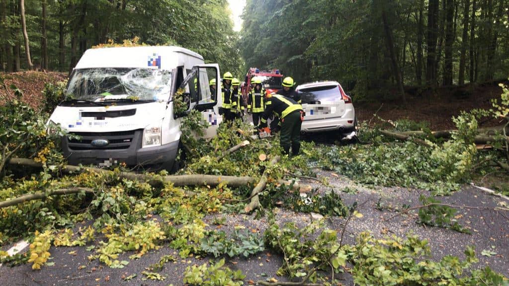 Wetterwarnung - Schwerer Unfall auf der Wandlitzer Chaussee in Bernau