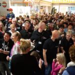 Kerstin Ott rockte Bernau und sorgte für eine volle Bahnhofs-Passage 22 Bernau LIVE