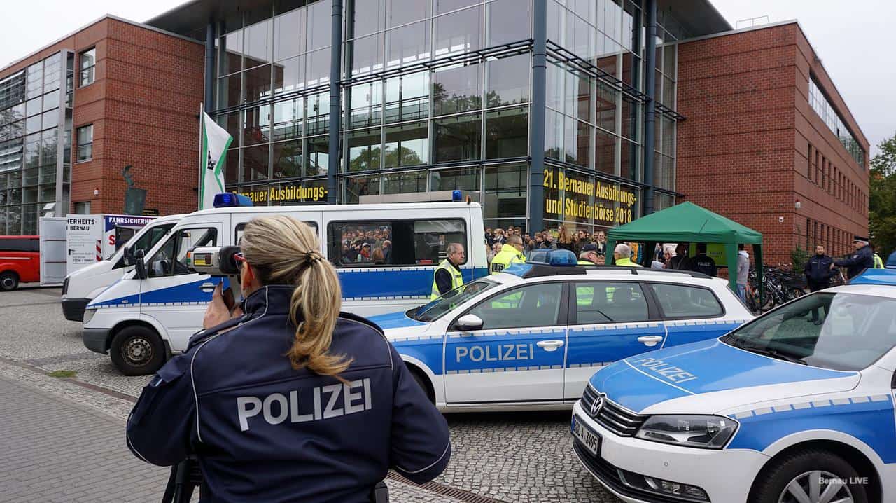 Sicheres Abbiegen im Straßenverkehr - die Polizei in Bernau informierte