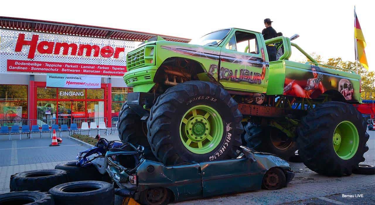 Monster Truck - Show begeisterte Zuschauer in Bernau