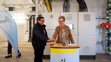 Neues Blockheizkraftwerk in Bernau Süd - Startknopf für 3.232 PS