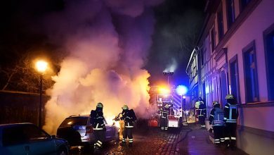 Feuerwehr Bernau: Fahrzeugbrand in der Hohe Steinstraße