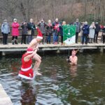 Bernauer Eisheilige - Eisbaden in Lanke: Wasser 3,1 Grad - Luft 0 Grad 11 Bernau LIVE