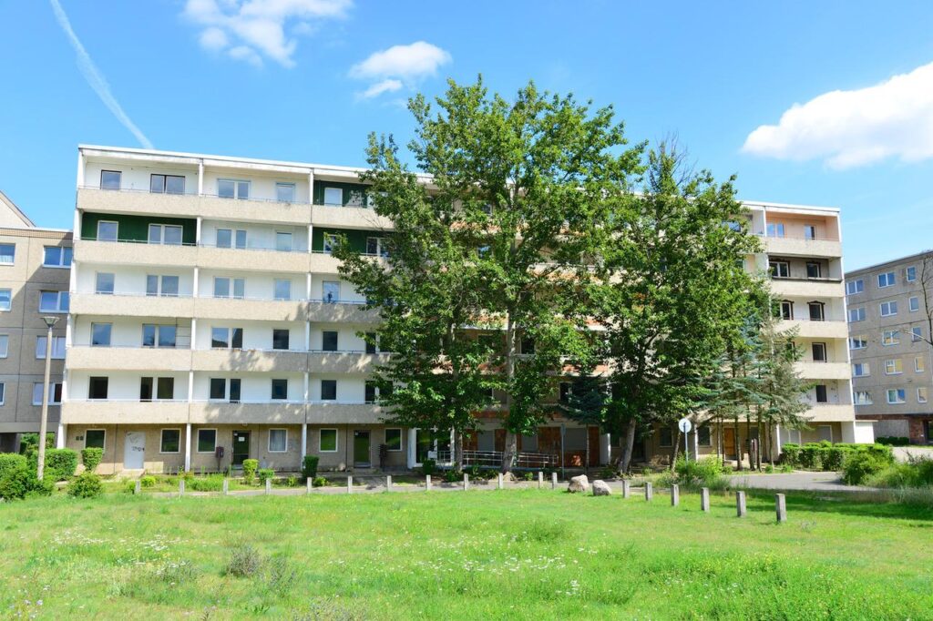 Eberswalde: Umbau des "Brandenburgischen Viertels" startet mit Rückbau 2 Eberswalde: Umbau des "Brandenburgischen Viertels" startet mit Rückbau