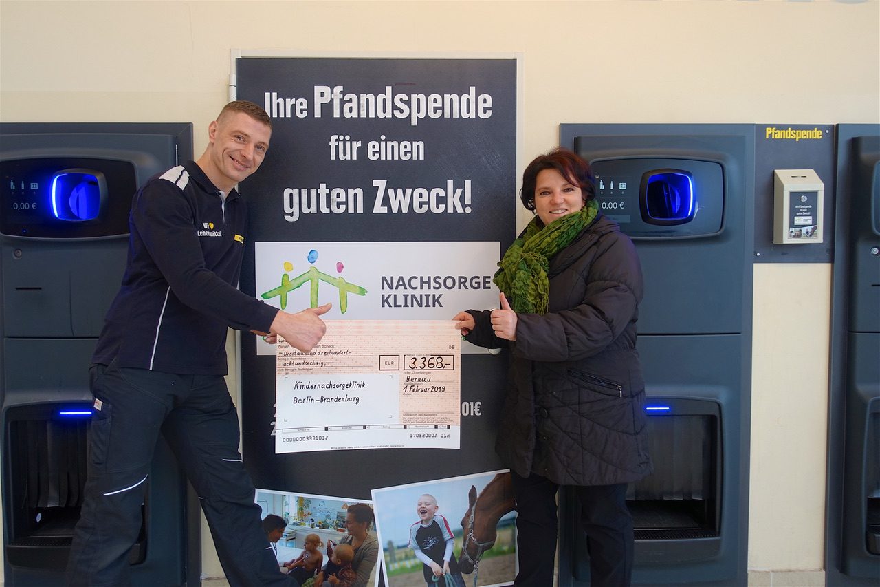E-Center Bernau: Pfandflaschen-Aktion brachte 3.368 Euro Spendengeld
