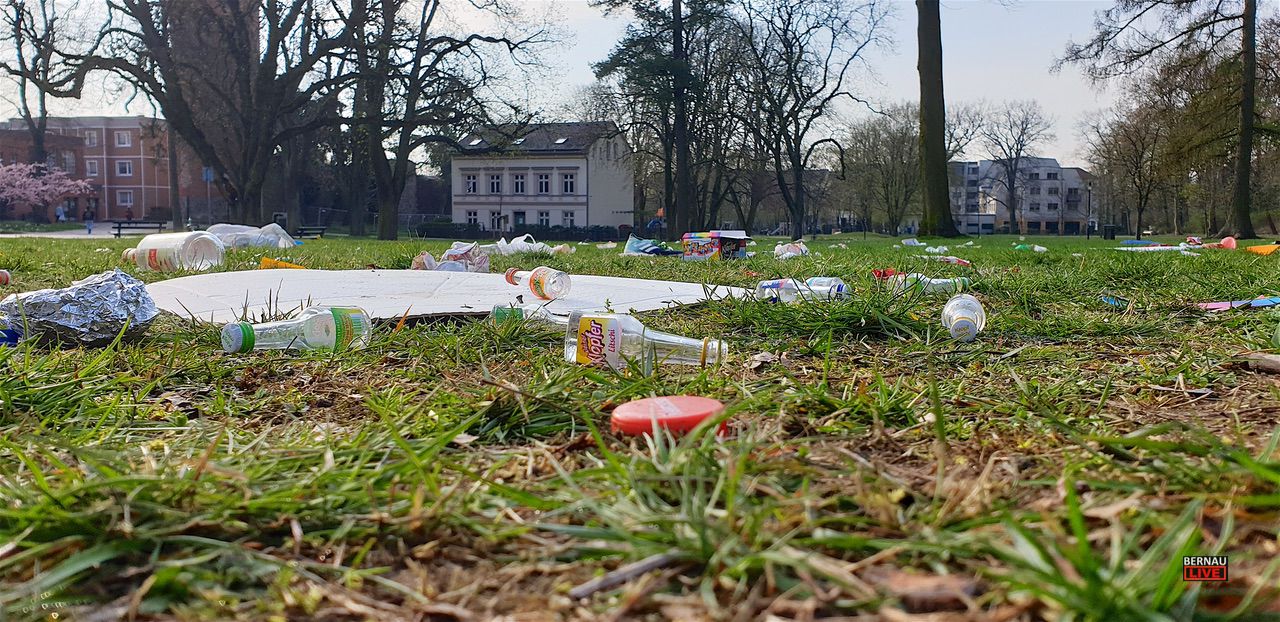 Müllhalde Bernauer Stadtpark: Feiern gerne, aber bitte nicht so!