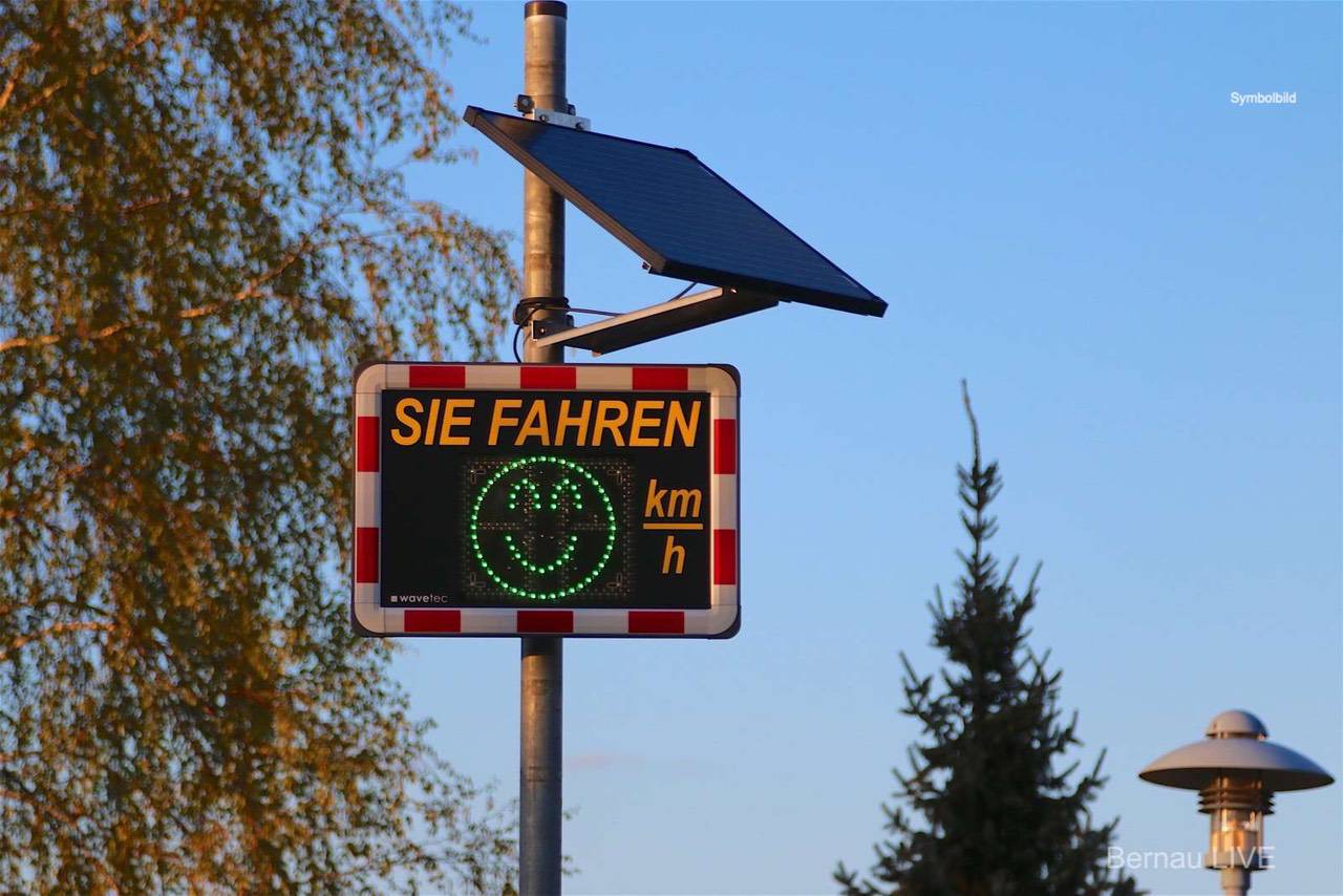 Solarzellen von Geschwindigkeitsanzeige in Rüdnitz gestohlen