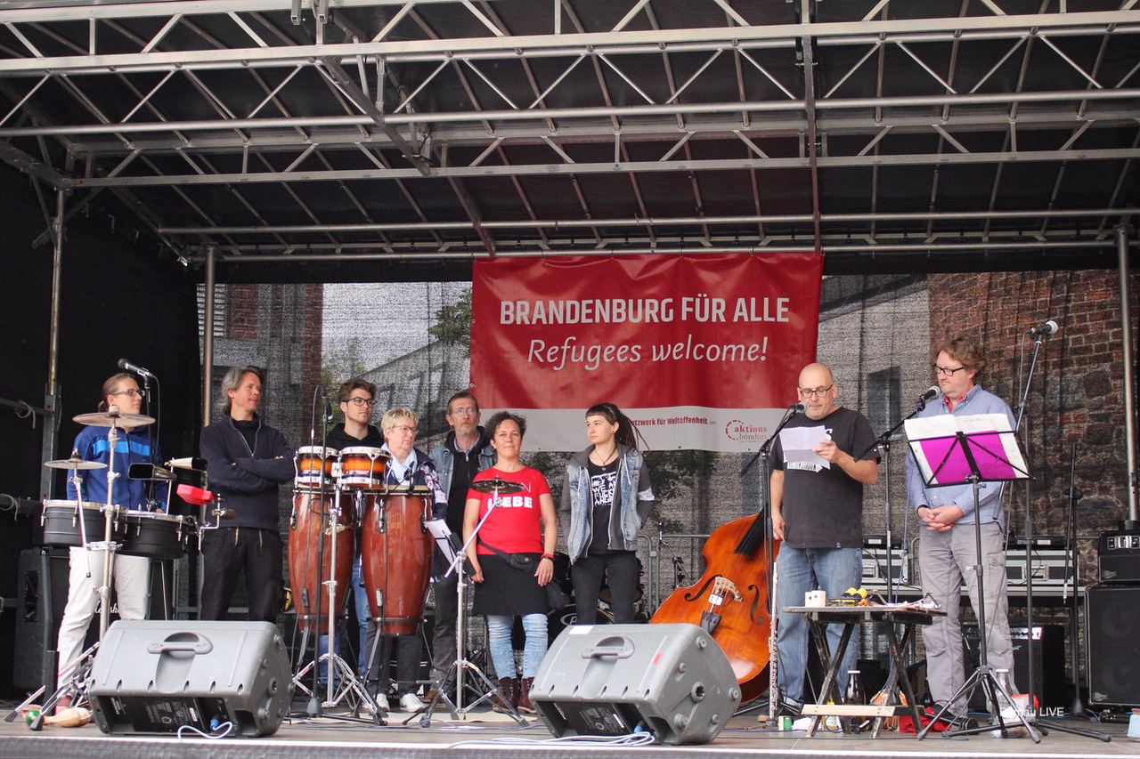"Menschlichkeit kennt keine Alternative“ - Straßenfest im Külzpark Bernau 9 Bernau LIVE