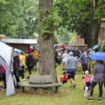 Besucher trotzten dem Regen beim 1. (Kinder) Flohmarkt in Ladeburg 10 Bernau LIVE