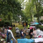 Besucher trotzten dem Regen beim 1. (Kinder) Flohmarkt in Ladeburg 11 Bernau LIVE
