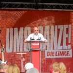 Bernau: Gregor Gysi lockt zahlreiche Besucher auf den Platz am Steintor 7 Bernau LIVE