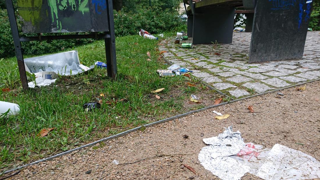 Bernauer Stadtpark nach wilden Wochenend-Partys wieder voller Dreck 8 Bernau LIVE