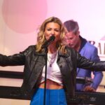 Schlagersängerin Ella Endlich begeistere ihre Fans in Bernau 11 Bernau LIVE