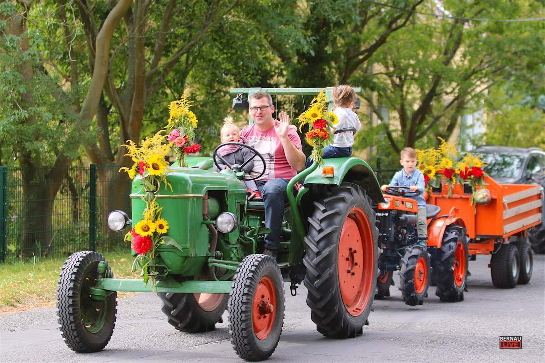 Heidefest in Schönow begann traditionell mit dem Festumzug 8 Bernau LIVE