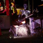 Halloween in Bernau: Grusel, Geister, Party und Feuershow auf der Straße 8 Bernau LIVE