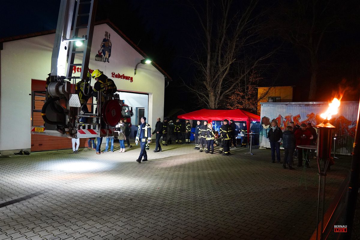 Winterfeuer Feuerwehr Ladeburg Bernau LIVE 0001
