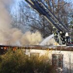 Zepernick: Gebäudebrand hält seit Stunden die Feuerwehren in Atem 37 Bernau LIVE