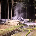 Schon wieder brennen Holzpolter - dieses Mal im Wald in Klosterfelde 6 Bernau LIVE