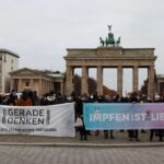 Wasserwerfer bei Corona-Demonstrationen in Berlin 21 Bernau LIVE