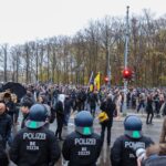 Wasserwerfer bei Corona-Demonstrationen in Berlin 15 Bernau LIVE