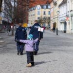 ParentsforFuture Barnim - Menschenkette in Bernau für besseres Klima 3 Bernau LIVE