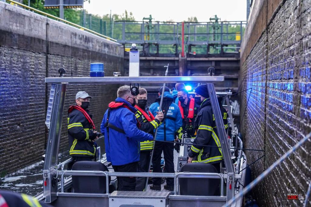 Barnim - Bernau: Wenn die Feuerwehr ihren "Bootsführerschein" macht 5 Bernau LIVE