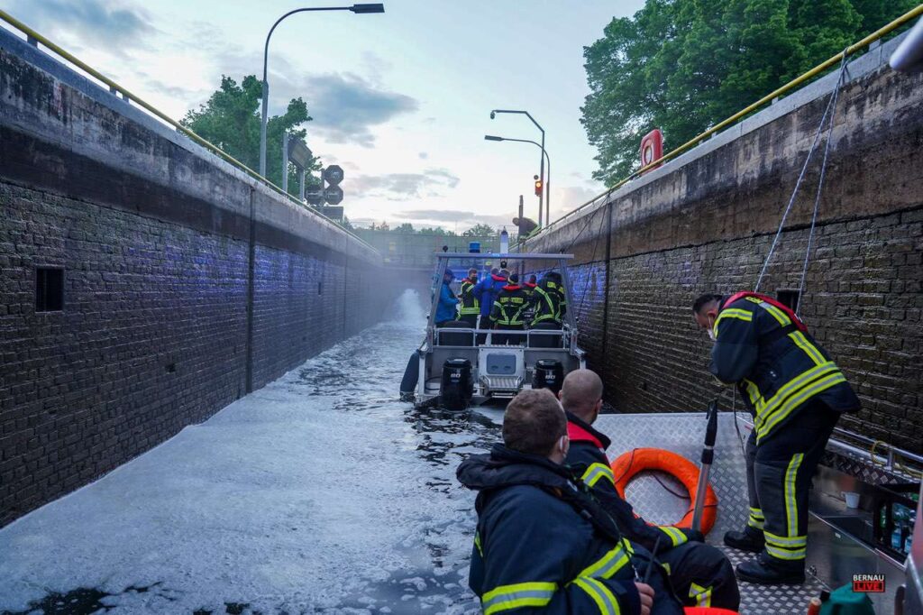 Barnim - Bernau: Wenn die Feuerwehr ihren "Bootsführerschein" macht 4 Bernau LIVE