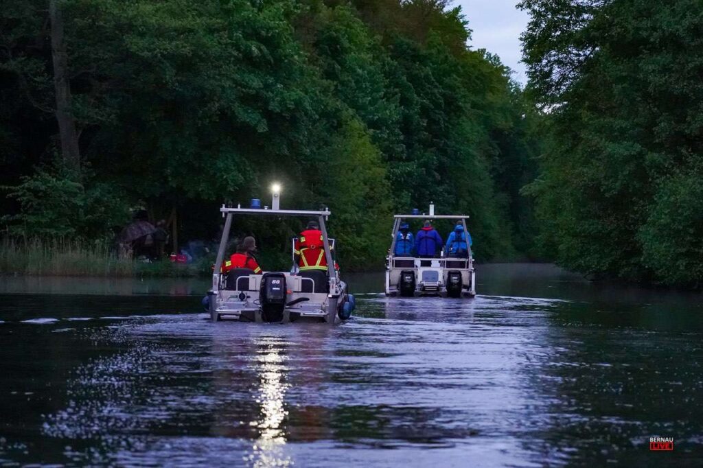 Barnim - Bernau: Wenn die Feuerwehr ihren "Bootsführerschein" macht 18 Bernau LIVE