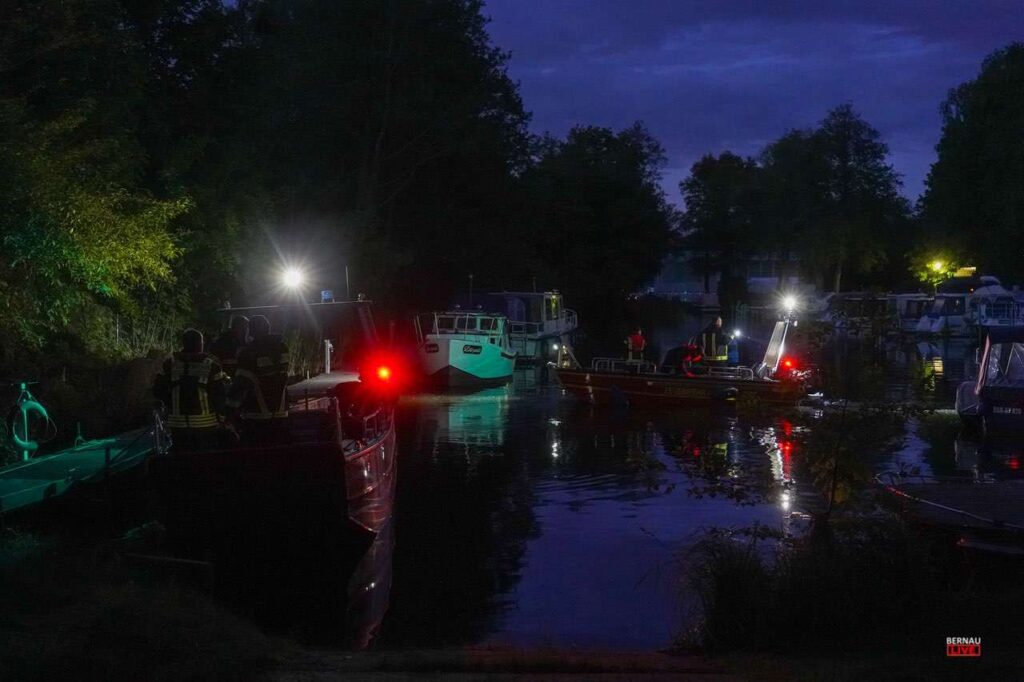 Barnim - Bernau: Wenn die Feuerwehr ihren "Bootsführerschein" macht 19 Bernau LIVE