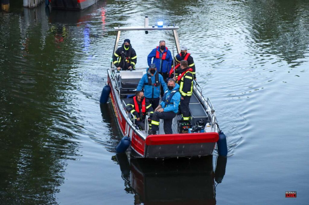 Barnim - Bernau: Wenn die Feuerwehr ihren "Bootsführerschein" macht 23 Bernau LIVE