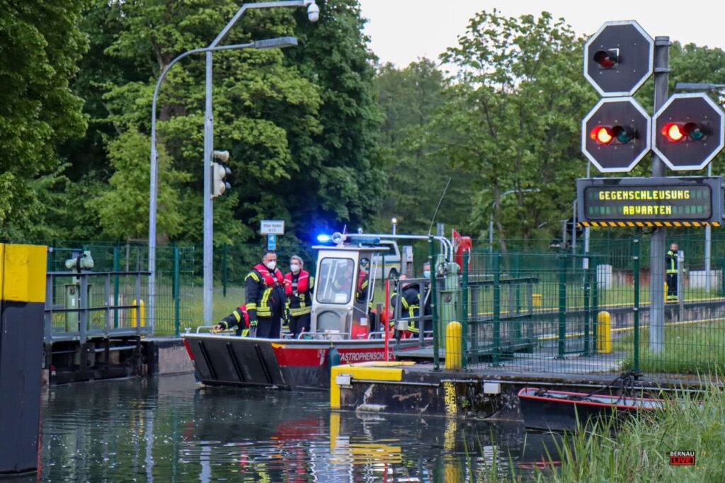 Barnim - Bernau: Wenn die Feuerwehr ihren "Bootsführerschein" macht 25 Bernau LIVE