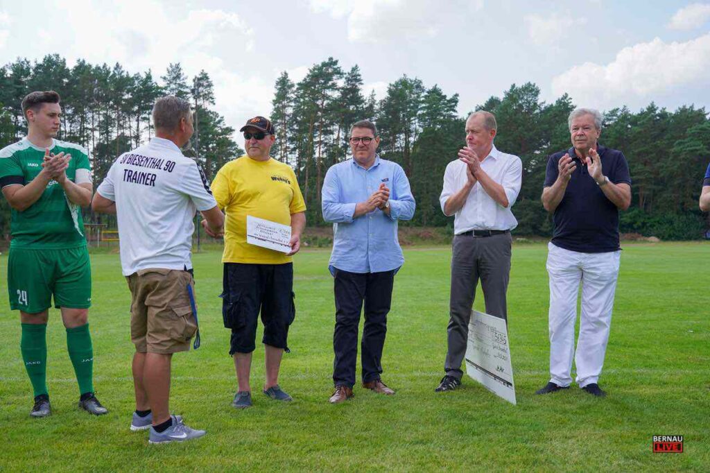 Flutopfer-Spende in Höhe von 66.345 Euro in Biesenthal übergeben 5 Bernau LIVE