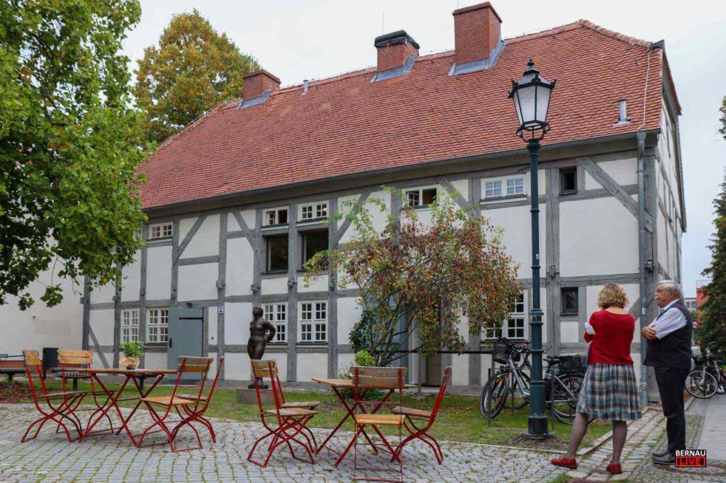 Wo Kunst Spuren hinterlässt: Die neue Ausstellung im Kantorhaus Bernau 2 Kantorhaus Bernau