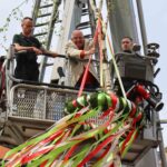 Bernau hat nun (wieder) seinen eigenen Maibaum 4 Bernau LIVE