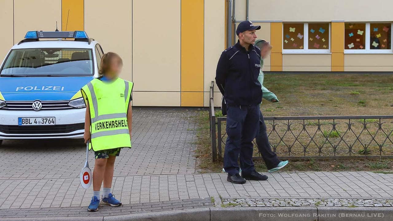 Schulanfang Polizei
