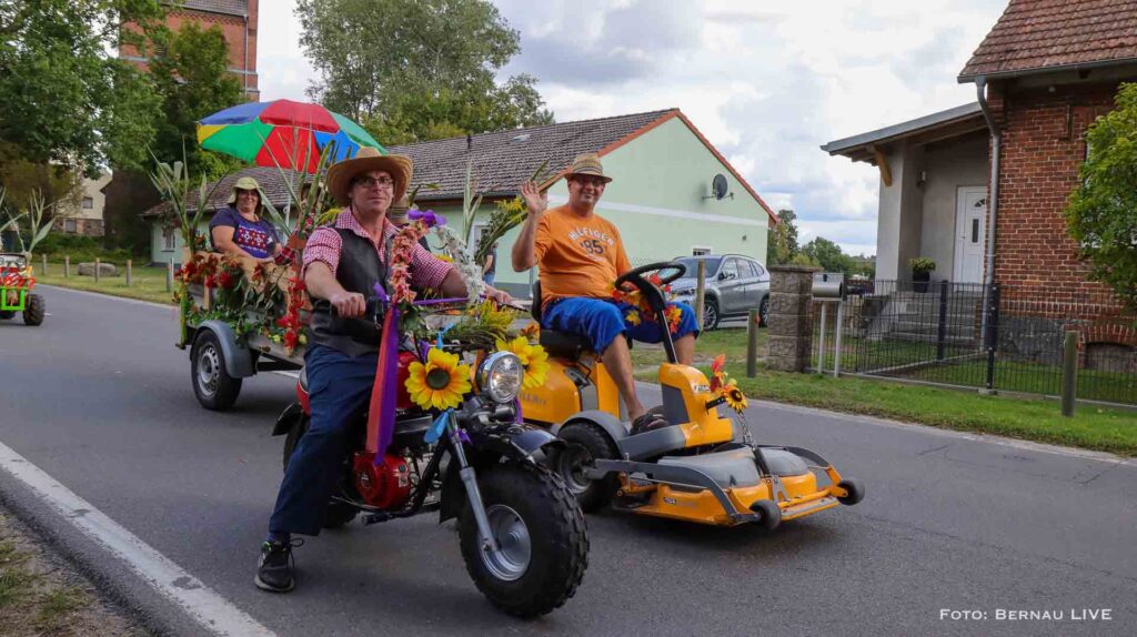 Grüntal feierte sein diesjähriges Erntefest mit wunderschönem Umzug 42 Bernau LIVE