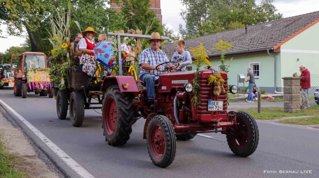 Grüntal feierte sein diesjähriges Erntefest mit wunderschönem Umzug 41 Bernau LIVE