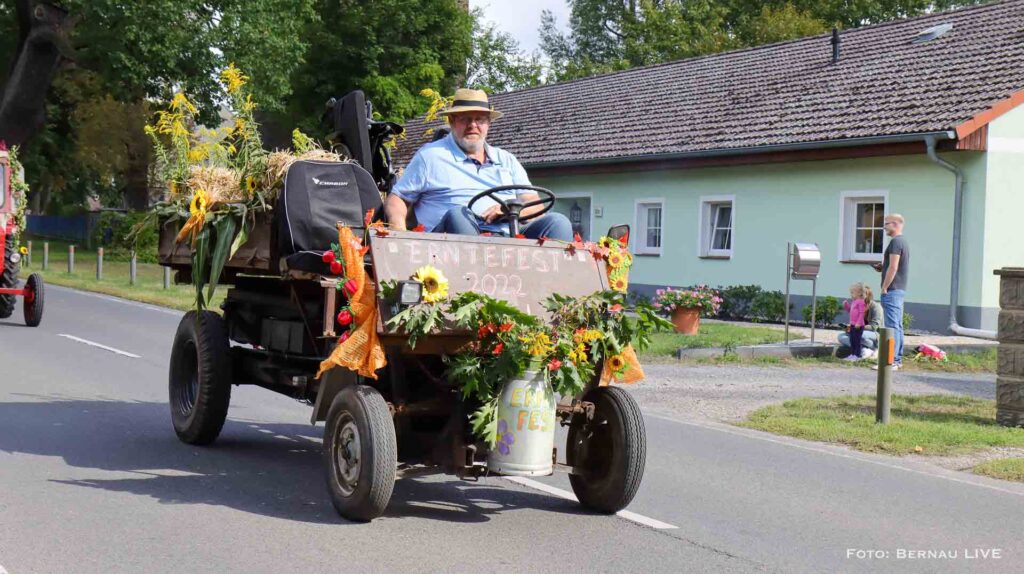 Grüntal feierte sein diesjähriges Erntefest mit wunderschönem Umzug 37 Bernau LIVE