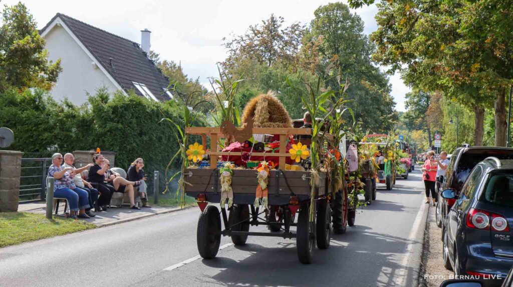 Grüntal feierte sein diesjähriges Erntefest mit wunderschönem Umzug 36 Bernau LIVE