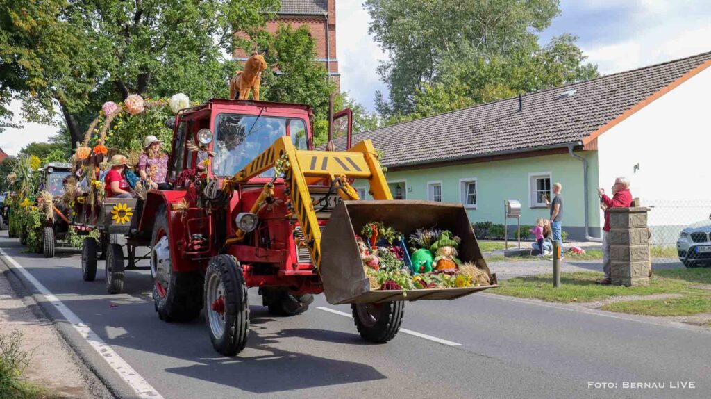 Grüntal feierte sein diesjähriges Erntefest mit wunderschönem Umzug 35 Bernau LIVE