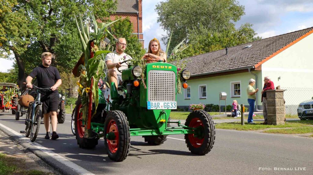 Grüntal feierte sein diesjähriges Erntefest mit wunderschönem Umzug 31 Bernau LIVE