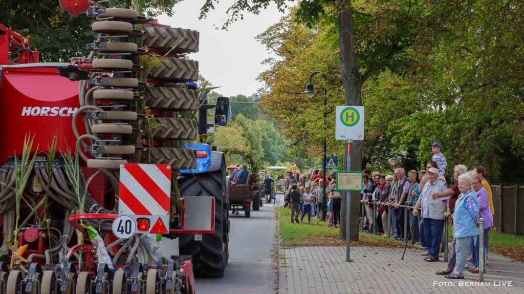 Grüntal feierte sein diesjähriges Erntefest mit wunderschönem Umzug 28 Bernau LIVE